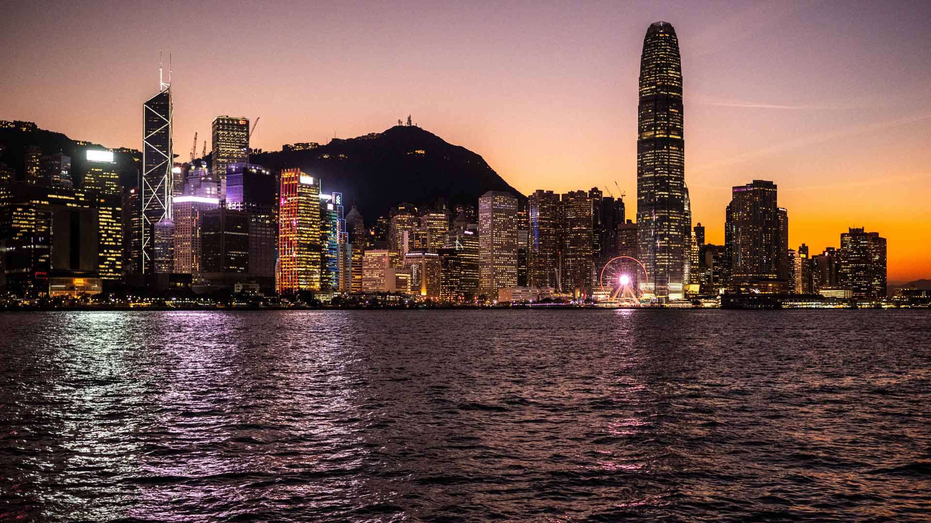 載入影片：